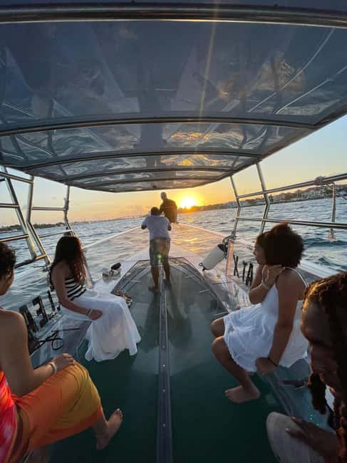 The Clear Boat Experience Bahamas drinks and snacks included - Clear-bottom boat magic in Nassau, without the wet hassle